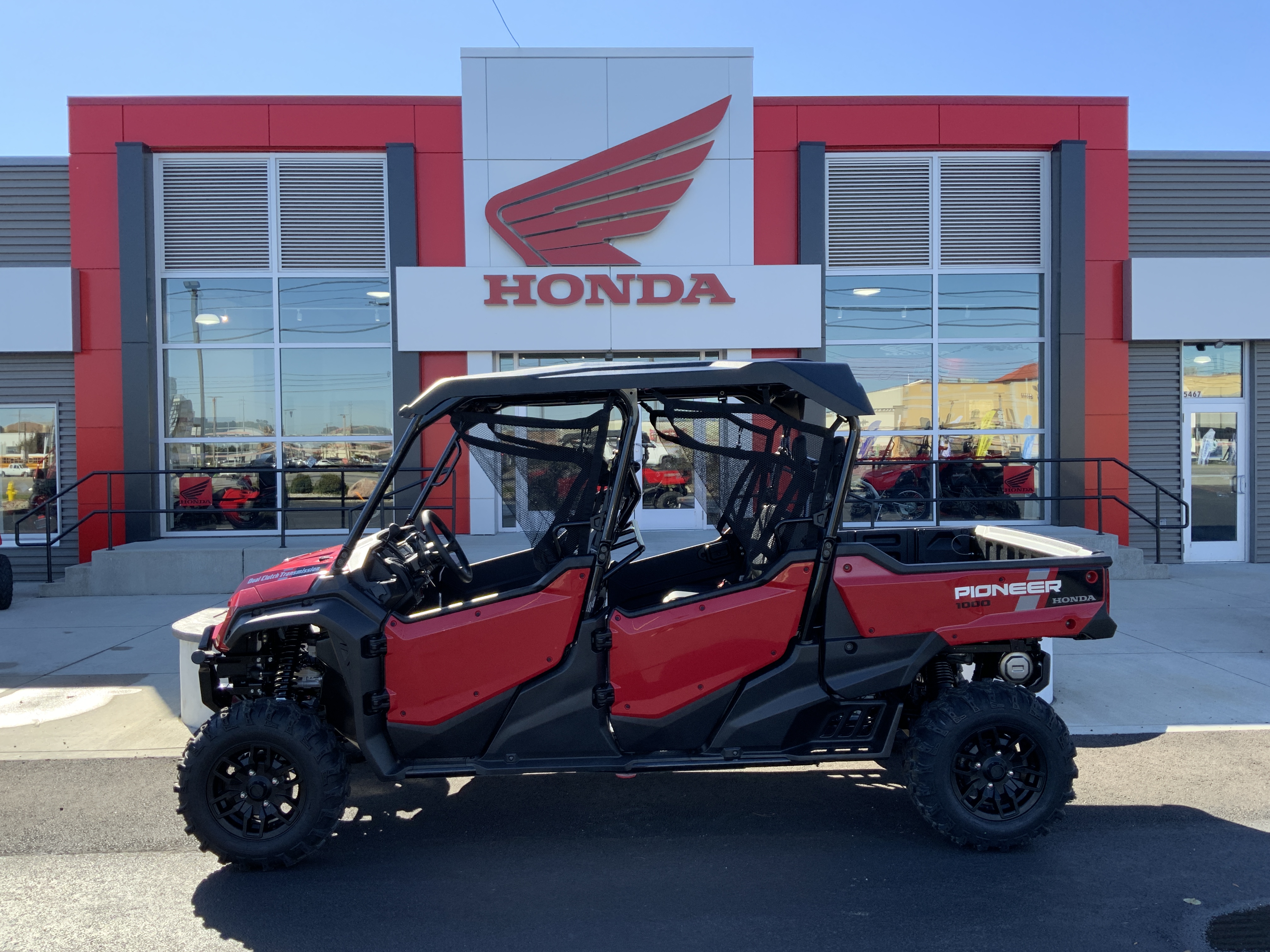 2025 Honda PIONEER 1000-6 DELUXE W/HONDA HARD ROOF - Photo 2
